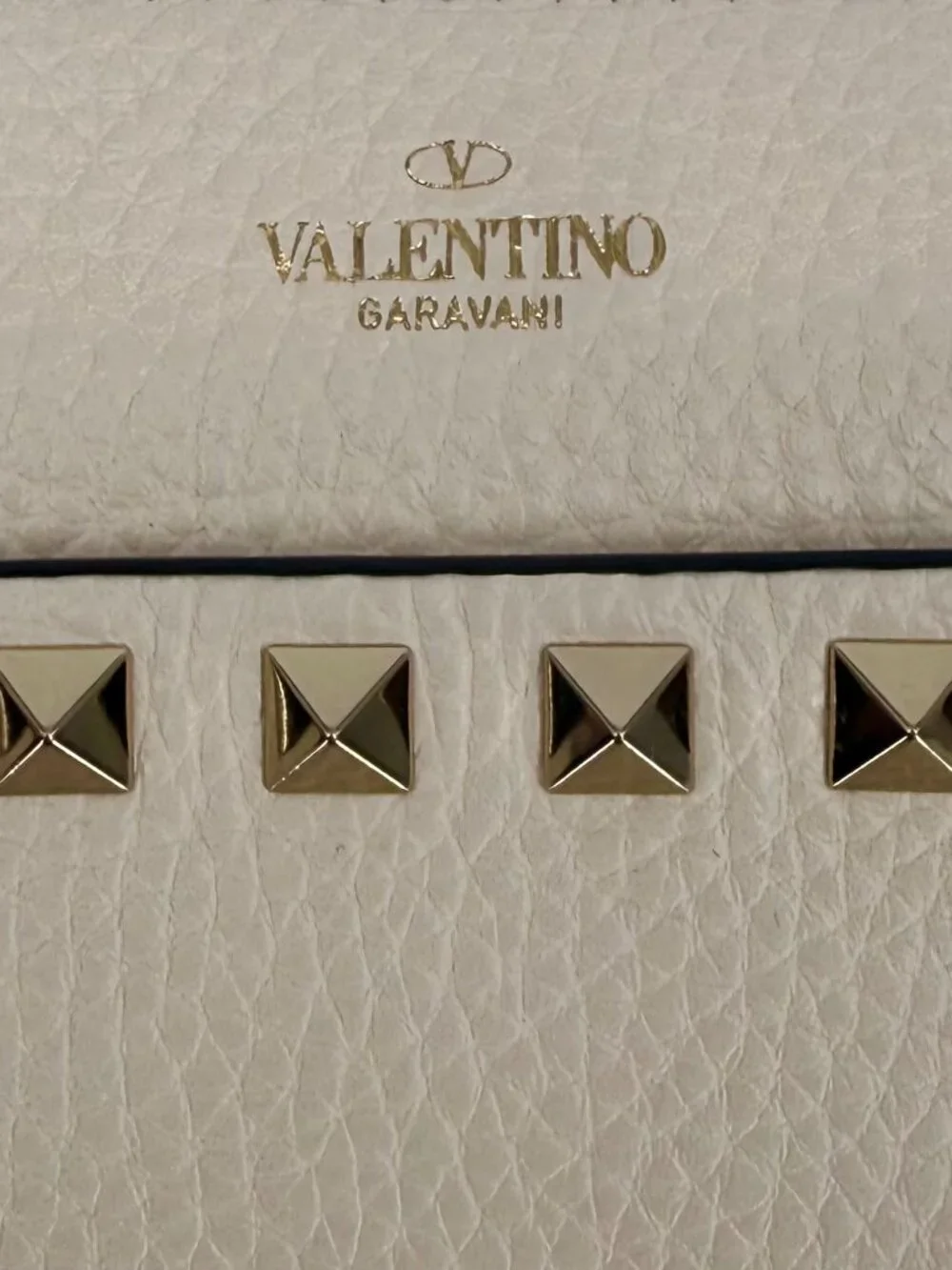Valentino Garavani Rockstud Wristlet Pouch in Pebbled Calfskin